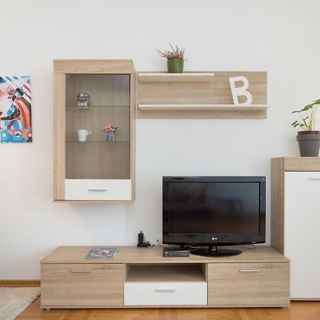 Cute And Sunny Studio In Zagreb With Balcony & Free Parking Exterior foto