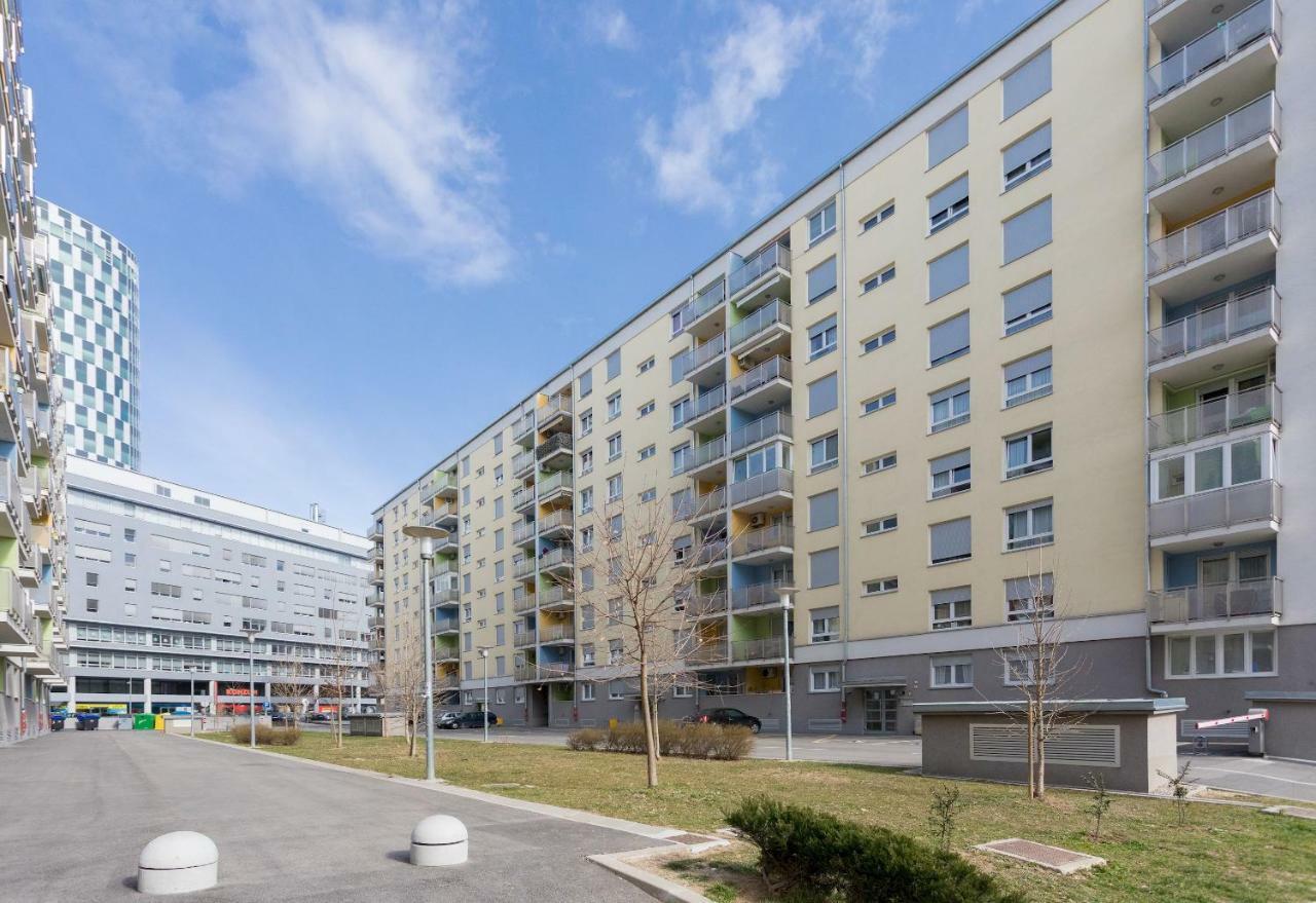Cute And Sunny Studio In Zagreb With Balcony & Free Parking Exterior foto